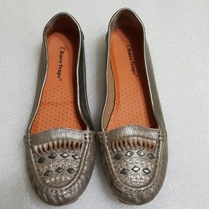BARE TRAPS🎀 women's loafer size  7.5 M